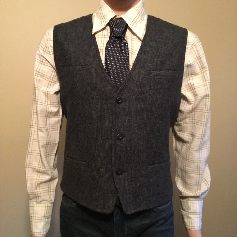 Good looking Dkny Jeans M wool blend cotton lined vest